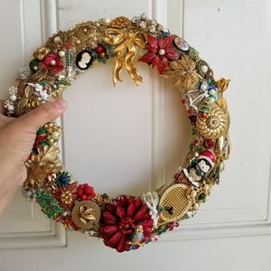 Vintage custom made Christmas wreath brooc